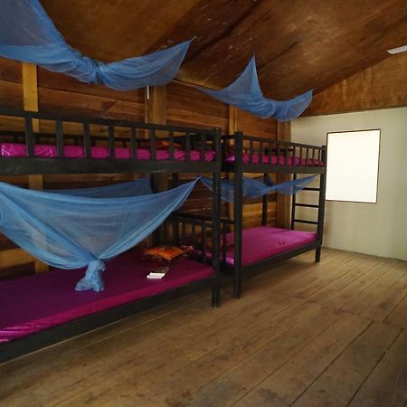 Suns Of Beaches Hostel Кох Ронг Айлънд Екстериор снимка