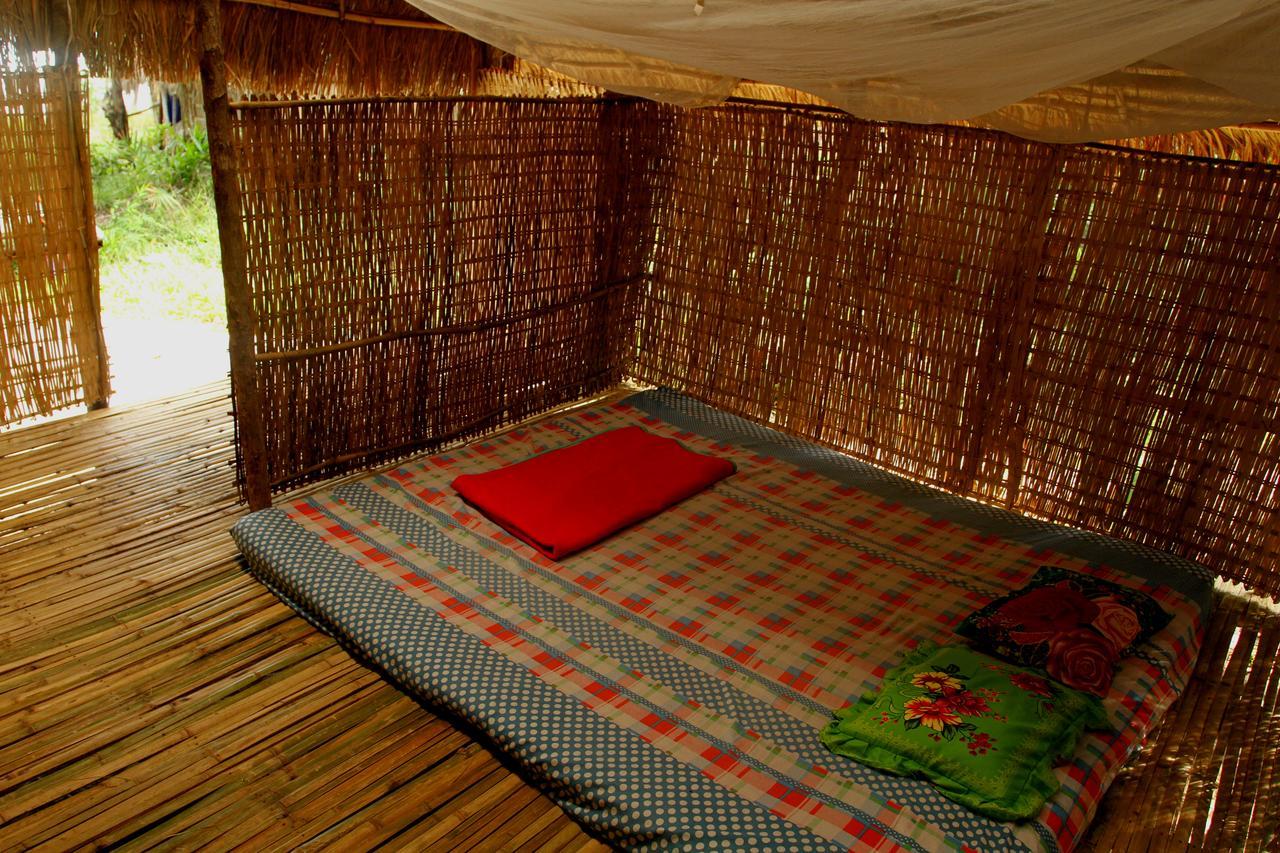 Suns Of Beaches Hostel Кох Ронг Айлънд Екстериор снимка