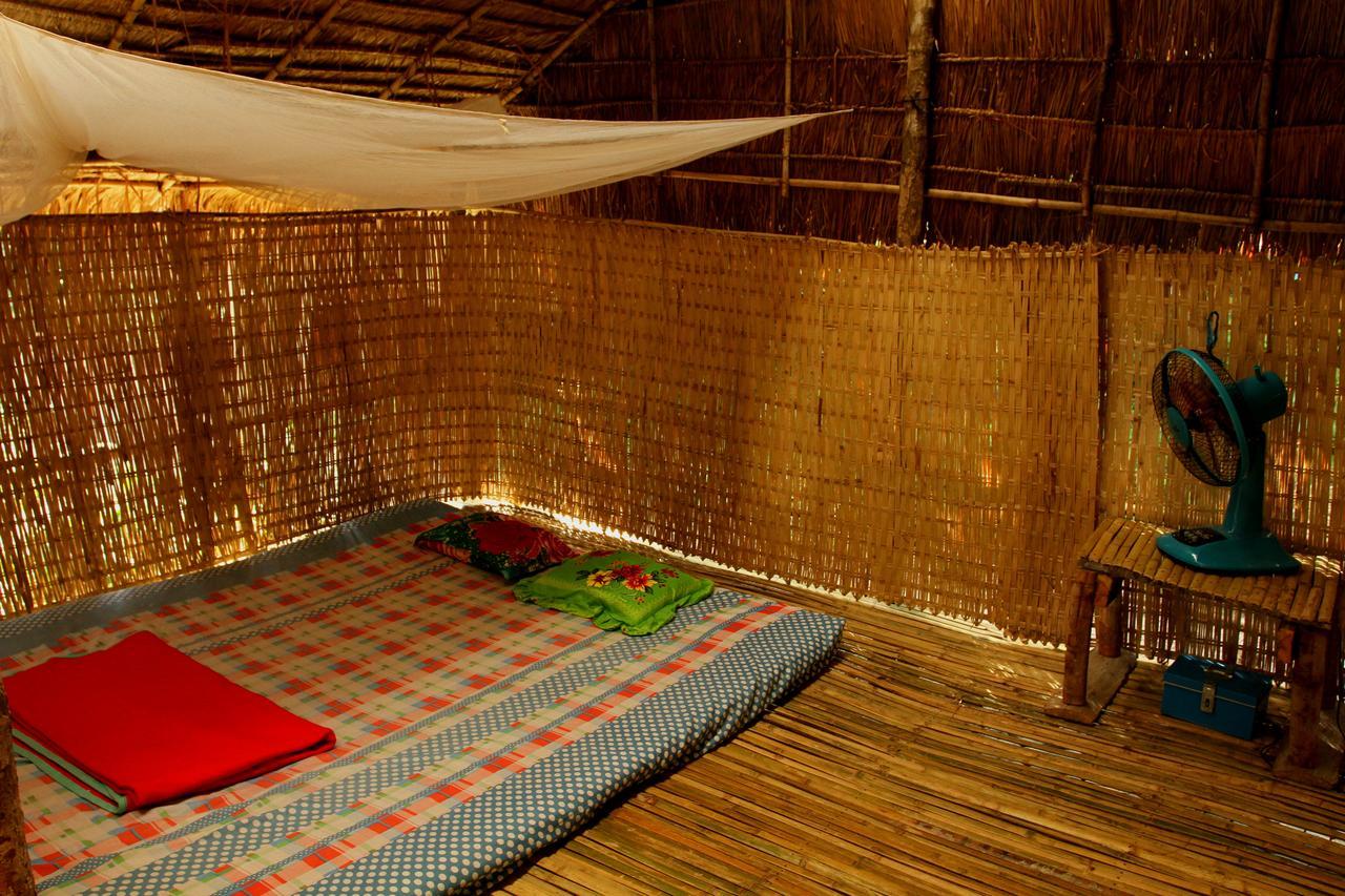 Suns Of Beaches Hostel Кох Ронг Айлънд Екстериор снимка